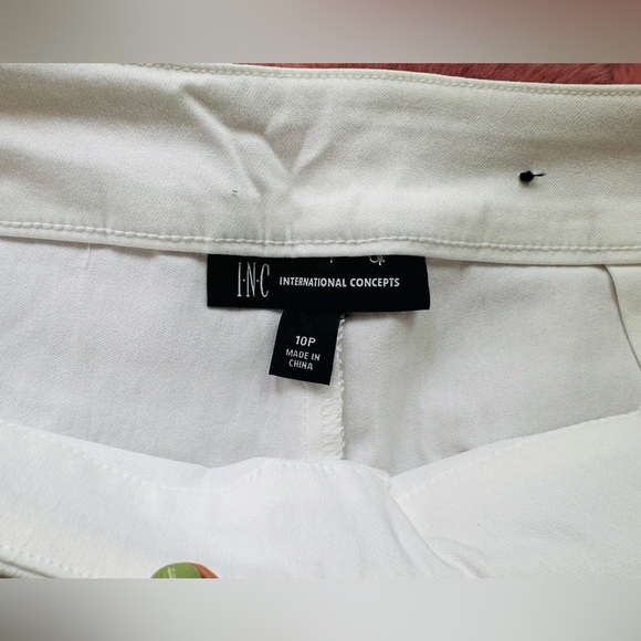 INC International’s Concept Women's White Cropped Pants - Picture 5 of 8